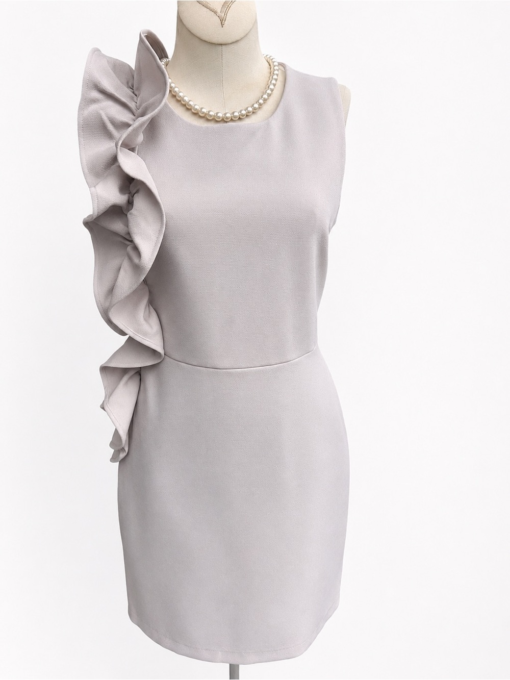 Small FREE GENERATION LOS ANGELES Ruffle Dress. Like New GWP